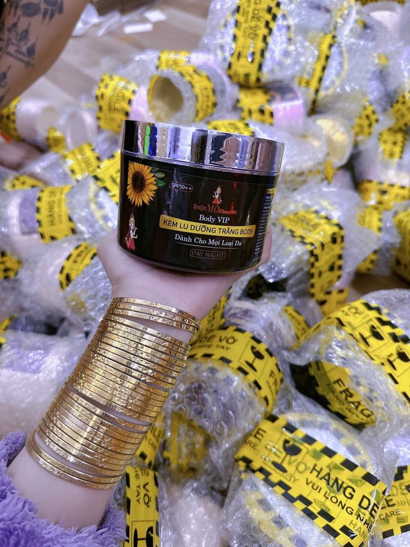 Product Introduction of ( COMBO 3 HỦ )Kem dưỡng da body vip 200G Women Dưỡng Da Body Dưỡng Body Làm Đẹp Da Lotion Nữ 4