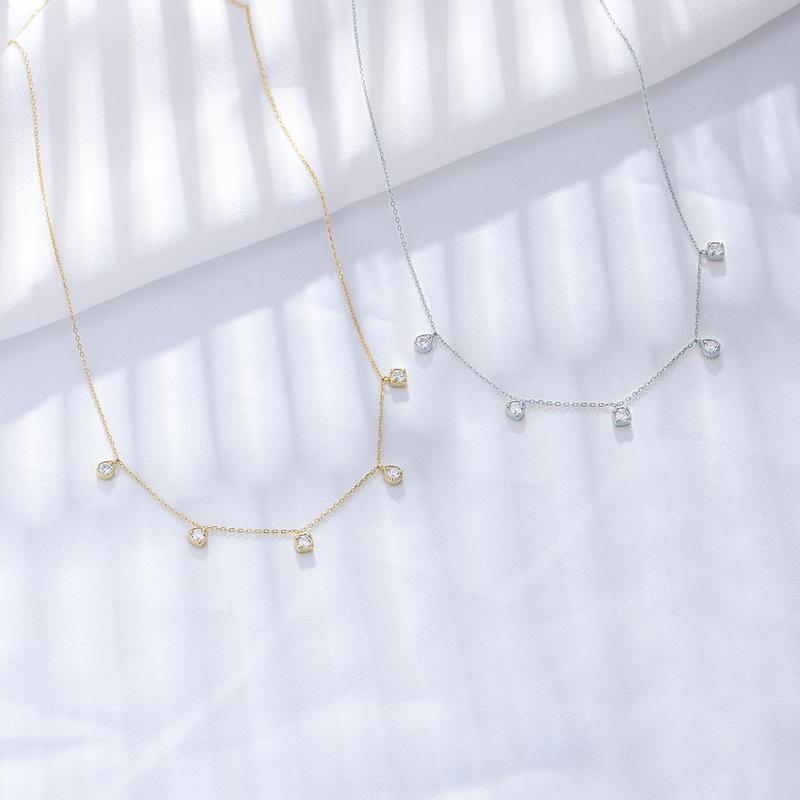 Product Introduction of Silver Simple Versatile Zircon Clavicle Chain Geometric Small Square Inlaid Diamond Pendant Necklace 2