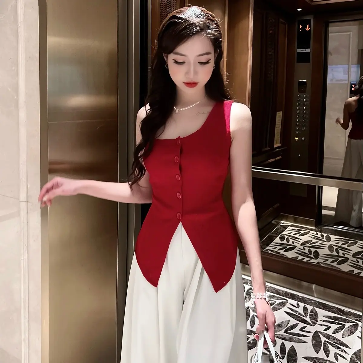 Áo lệch vai 2 màu cho nữ thiết kế Ôm gọn 2025 Hot Nữ Top Women cá tính trơn áo  love