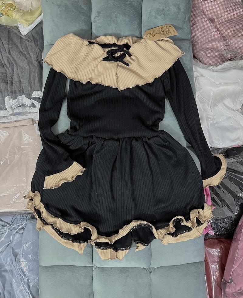Product Introduction of Đầm Gân Tăm Xoè Trễ Vai Phối Bèo Tiểu Ther Màu Đen HotTrend BST1301703 Nữ Women Dress Voan 2