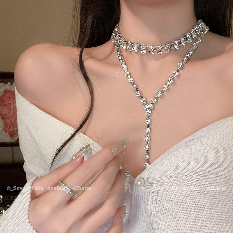 Product Introduction of Diamond-Embedded Square Tassel Necklace Affordable Luxury Fashion Design Clavicle Chain Temperament Wild Necklace Accessories 3