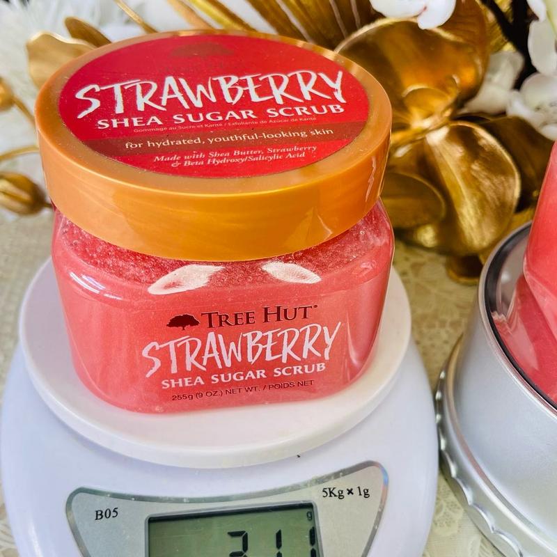 Tẩy Tế Bào Cơ Thể Tree Hut Shea Sugar Scrub Strawberry-255g Dưỡng Da Body Dưỡng Body 4