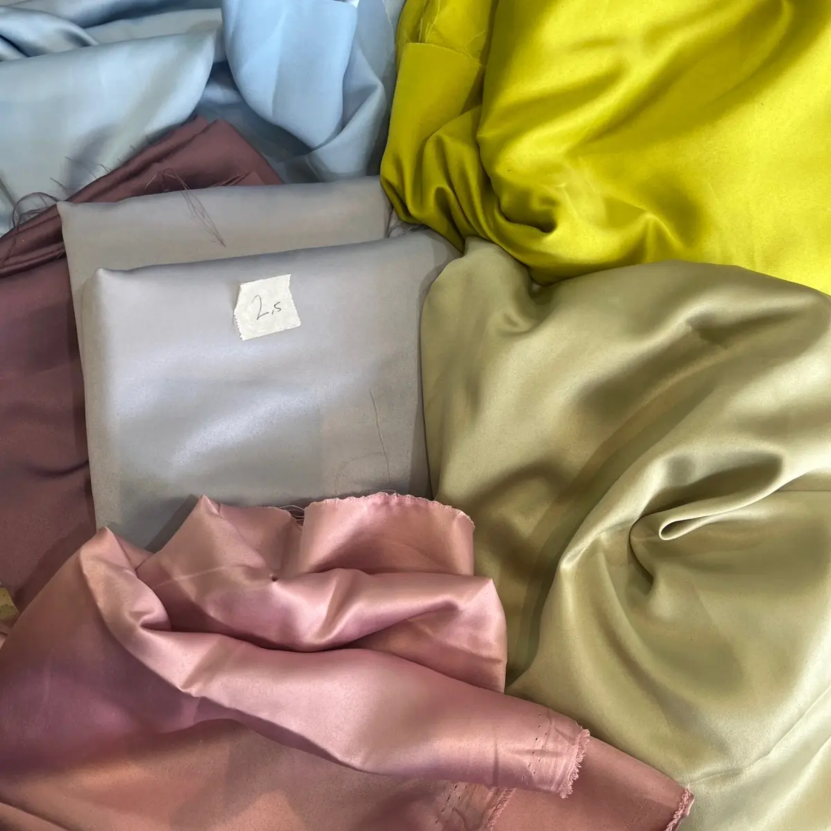 Bahan satin polosan sale