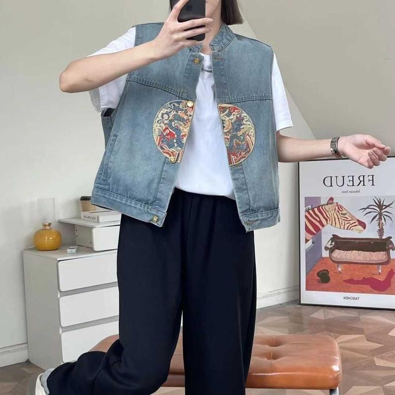 Product Introduction of Summer 2024 Vest Design Is Super Nice Machine Embroidery Blue New Chinese Style Traditional Denim Vest for Women Womenswear Tops 5