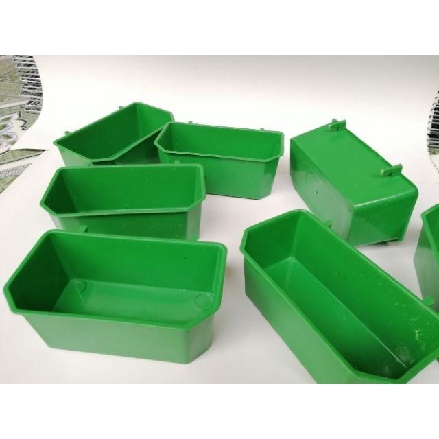 Combo 50 cái máng ăn xanh cho chim gà - Nhựa 15x8x6cm