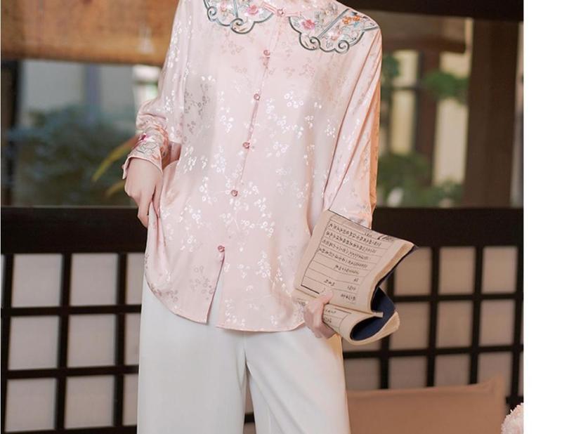Product Introduction of Loose Version New Chinese Style Women's Shirt 2023 New Chinese Style Ethnic Style Tang Costume Top Long Sleeve Stand Collar Women 28