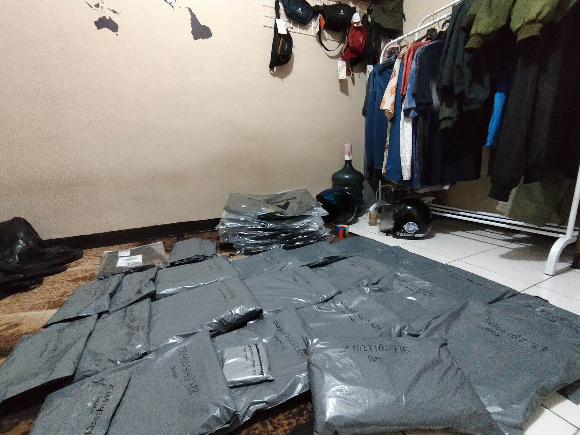 jaket eiger perseverence jaket hiking jaket outdoor waterproof windproof