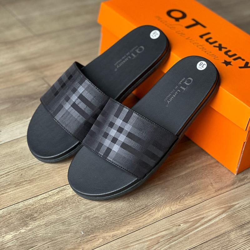 Dép Lê[ khâu quai có hộp 15]Quai Ngang Kẻ Ô Màu Đen Đế Cao Su Cao 2cm - Nam - Slipper
