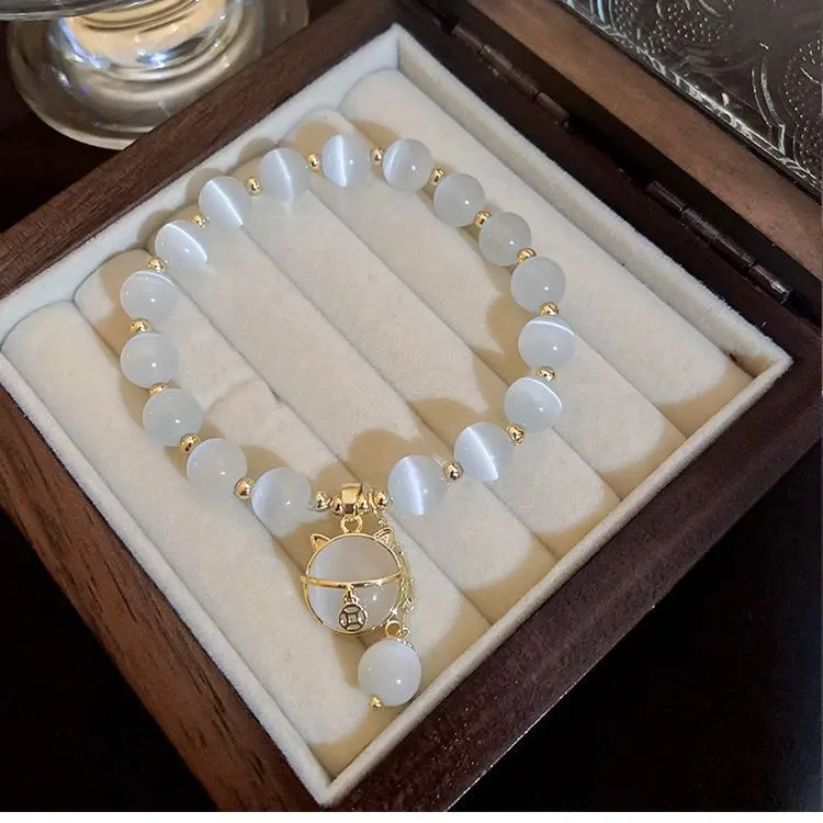 Vòng Tay Mèo May Mắn, Dành Cho Nữ, Màu Trắng, Đính Cườm Ưa Nhìn Thiết Kế Đặc Biệt Phong Cách Ins, Dễ Phối Đồ, Duyên Dáng Và Ngọt Ngào, Vòng Tay Cao Cấp Phụ Kiện Móc Khoá