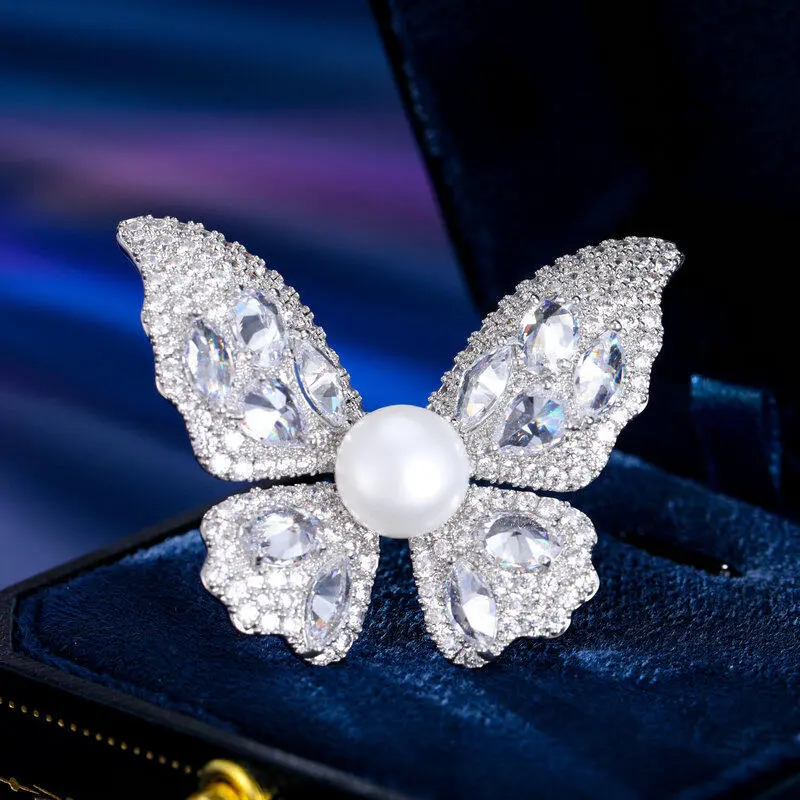 New autumn and winter clothing suit jacket, coat accessories, super sparkling zircon, freshwater pearls, breaking cocoons into butterflies, butterfly brooch