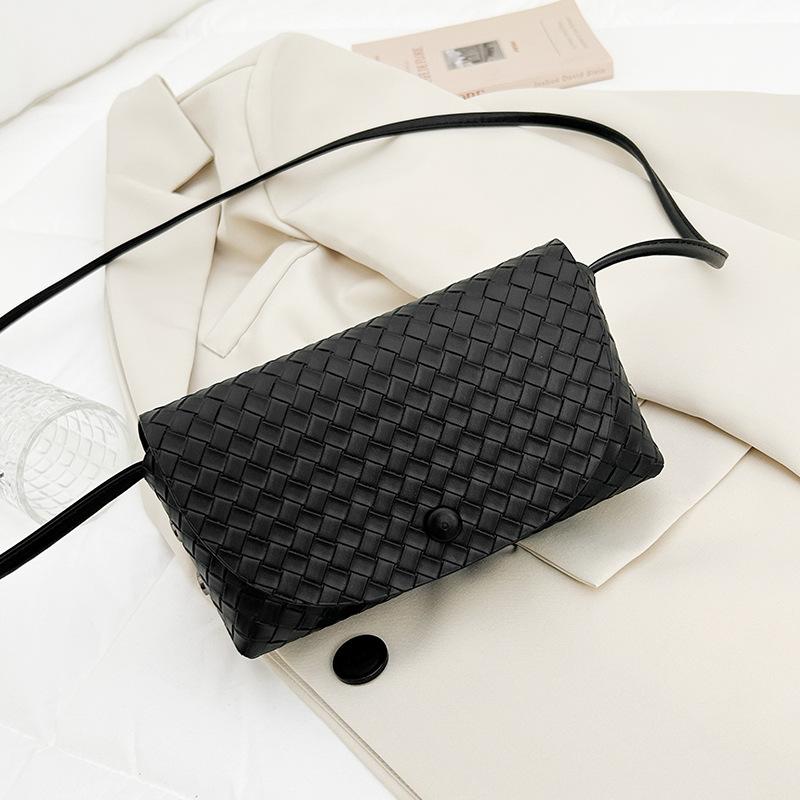 Product Introduction of Women's Shoulder Bag, Niche Design, Fashionable, Classic Retro Style, Sling Bag, Suitable for Spring and Summer, New Arrival Bags Sienna Large 21
