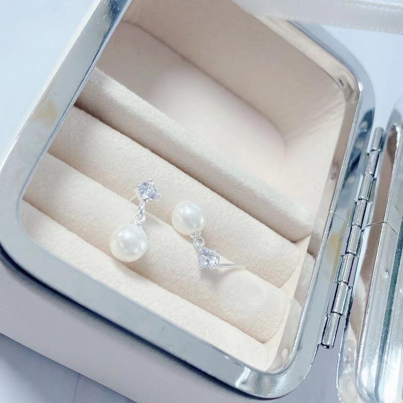 Product Introduction of Korean Style Shell Pearl Ear Studs Women's Fresh Sweet Shell Pearl Ear Studs Stud Earrings Popular Wedding Ear Studs Personality Trendy Earrings 5