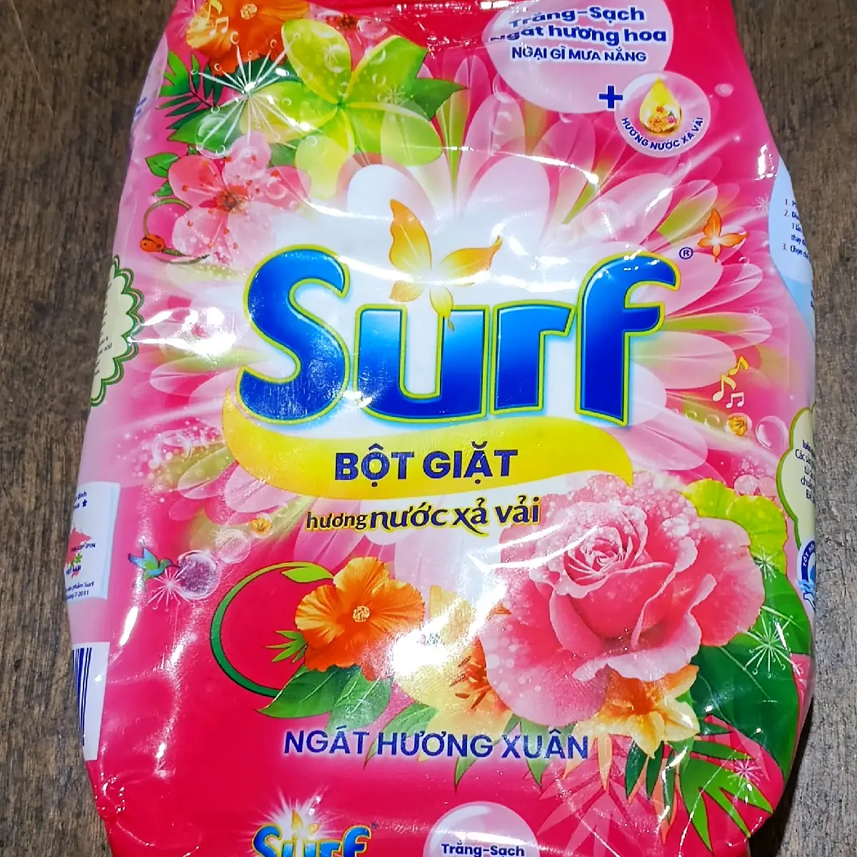 Bột giặt Surf hương Nước xả vải 380g