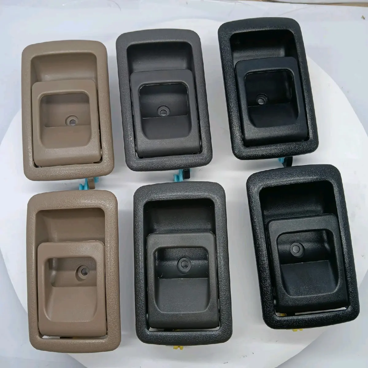 handle bukaan pintu dalam mobil kijang kapsul 1997 sampai 2004 bisa pakai mobil soluna.starlet 3 warna cream.hitam.abu abu