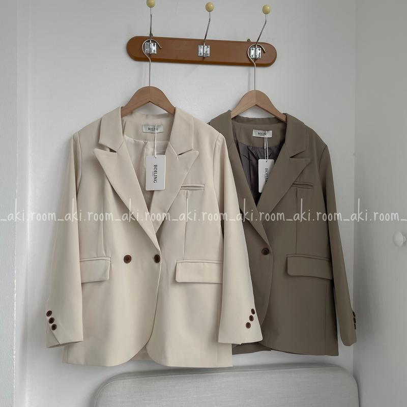 Áo blazer hai lớp túi nắp ba cúc chéo tay có đệm vai mỏng 266 0