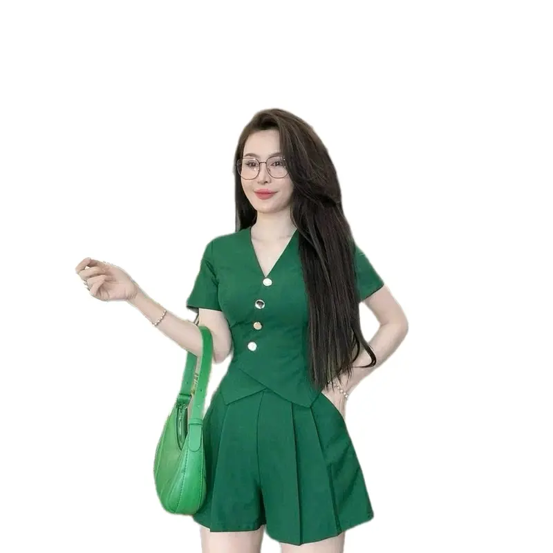 Sét Áo Ghile Quần Short Xếp Li Có Túi 2 Bên Dây Kéo Bên Hông freesize Nữ Top 0
