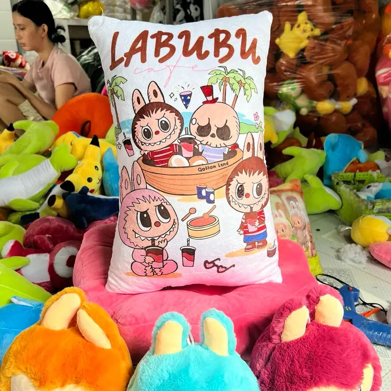 Gối in 3D LaBuBu ngỗ nghĩnh đặt x2 có quà tặng kèm 6