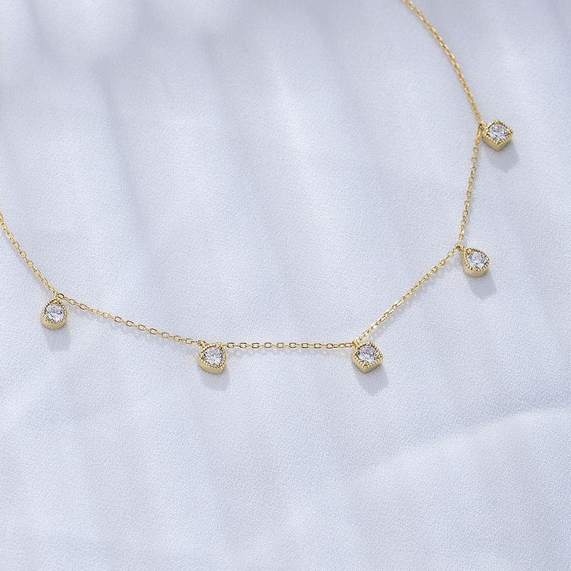 Product Introduction of Silver Simple Versatile Zircon Clavicle Chain Geometric Small Square Inlaid Diamond Pendant Necklace 4