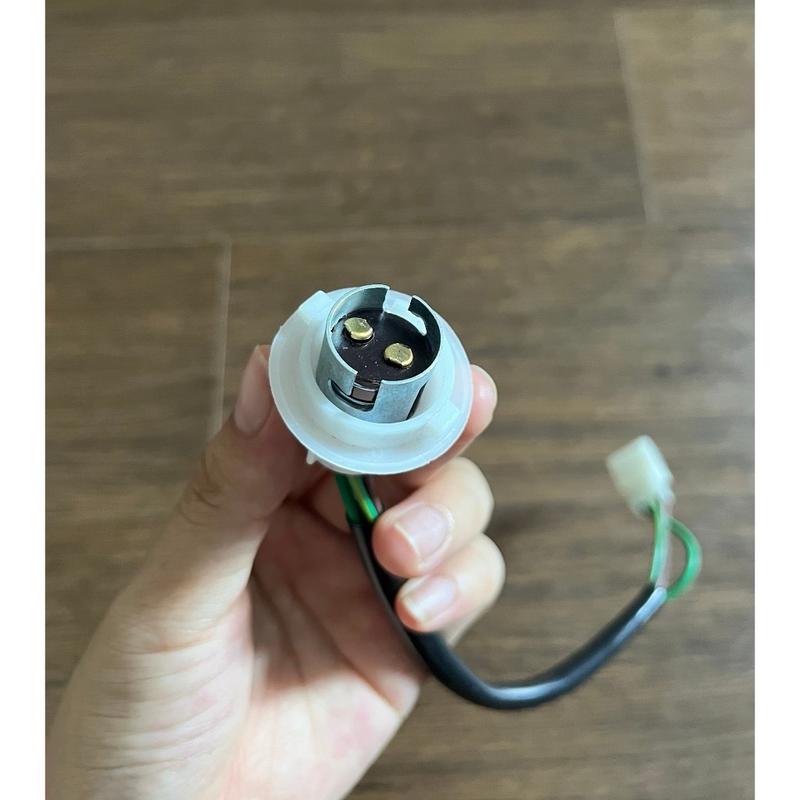 Đui Đèn Sẵn Rắc Cắm Hậu Nháy Gắn Xe Điện 12v Hàng Xịn 1