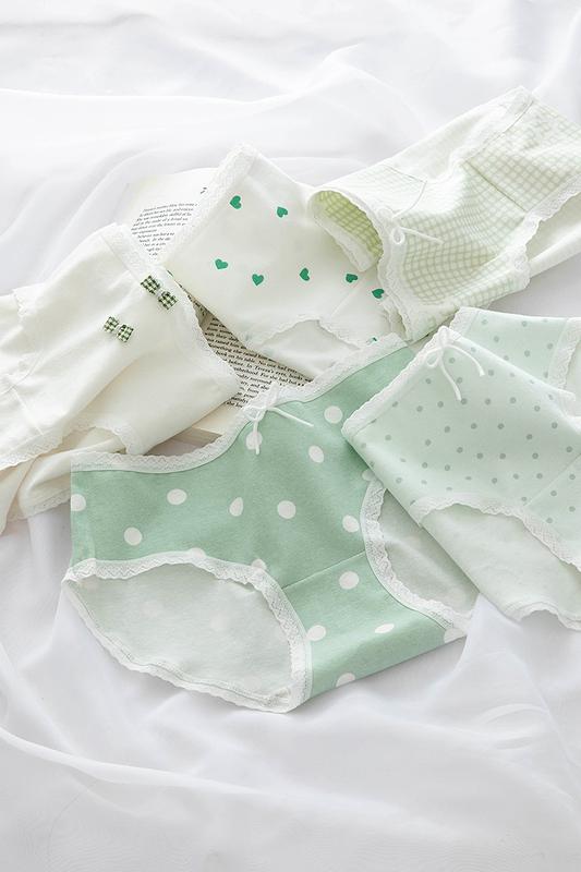 Product Introduction of Little Fresh Dot Print Milk Shake Green Girl Underpants 20