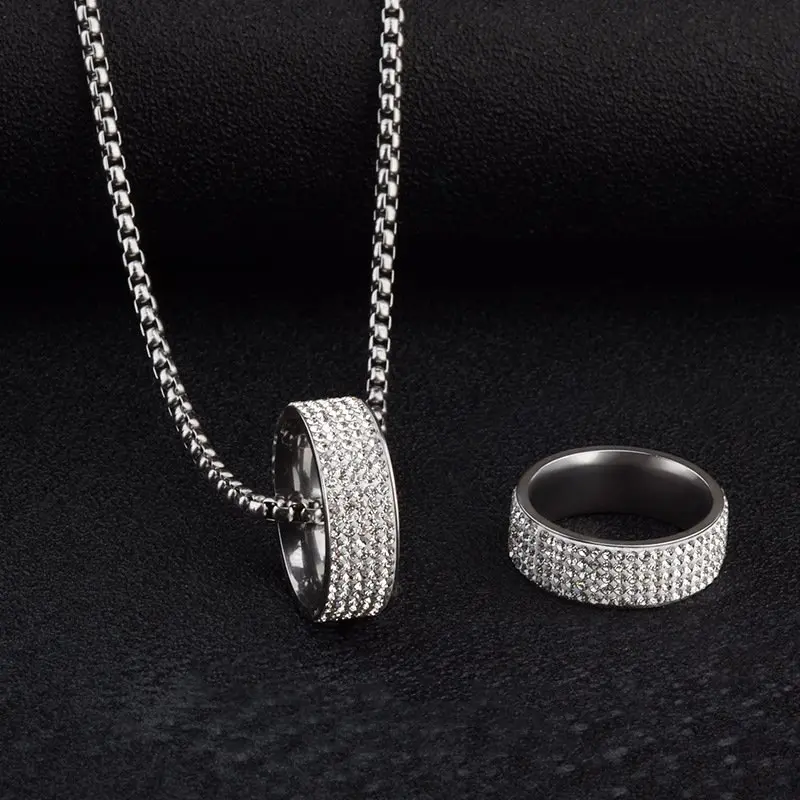 Dây chuyền nam titan màu bạc, vòng cổ nam lồng chiếc nhẫn đính đá MDSTORE DC04