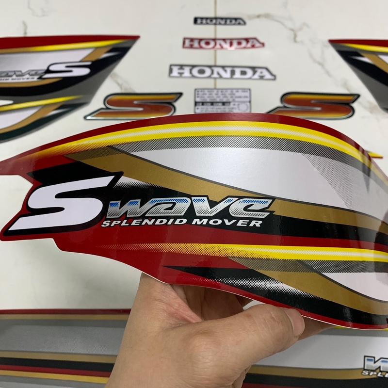 Bộ tem Wave S 100 màu đỏ 2008 hàng nhập Thái Lan chất lượng cao dành trang trí riêng cho dòng xe này, tem in lụa màu sắc rất đẹp và bền, giá bán cực tốt bán lẻ như bán sỉ Nhãn Dán