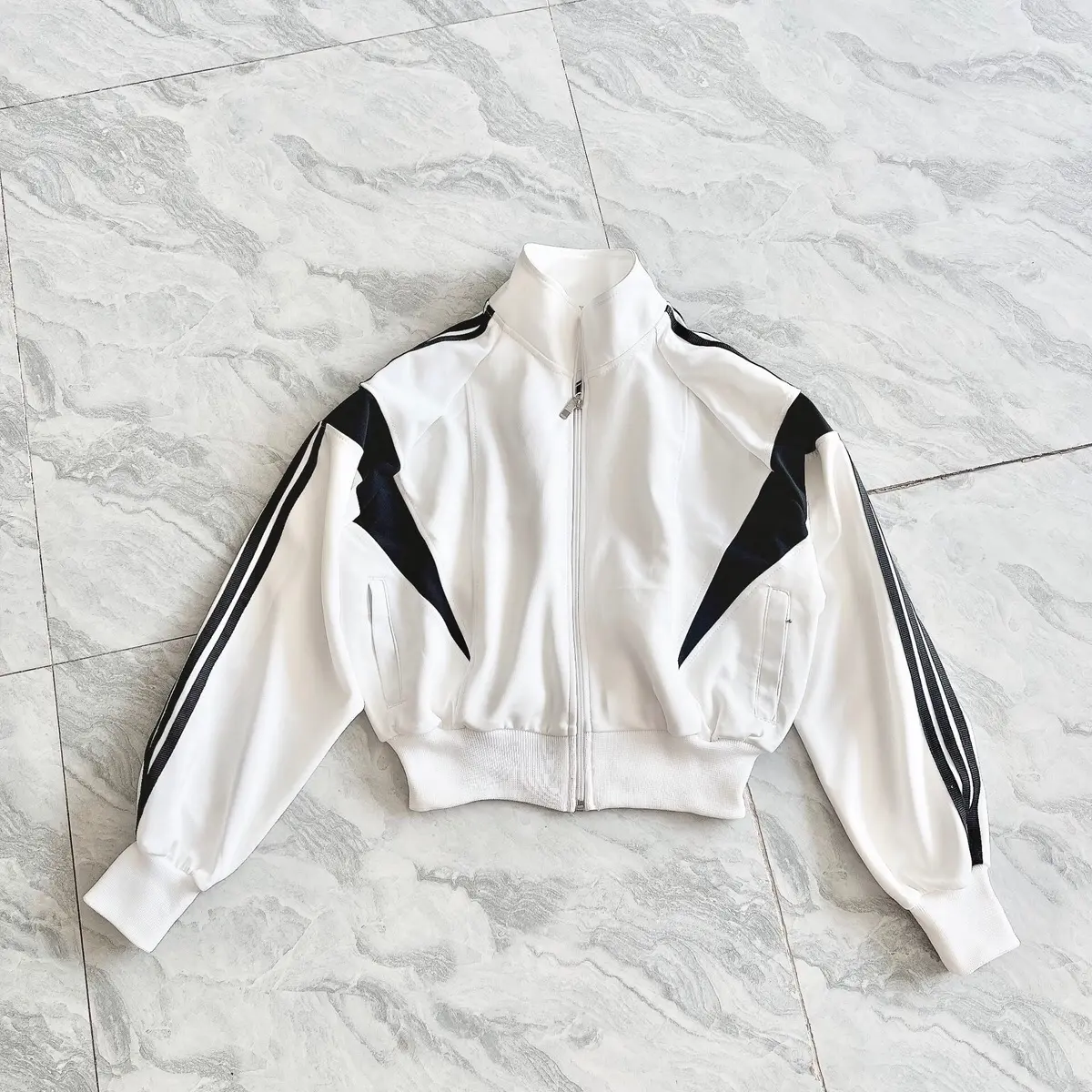 Áo khoác croptop trắng đen Nữ Women