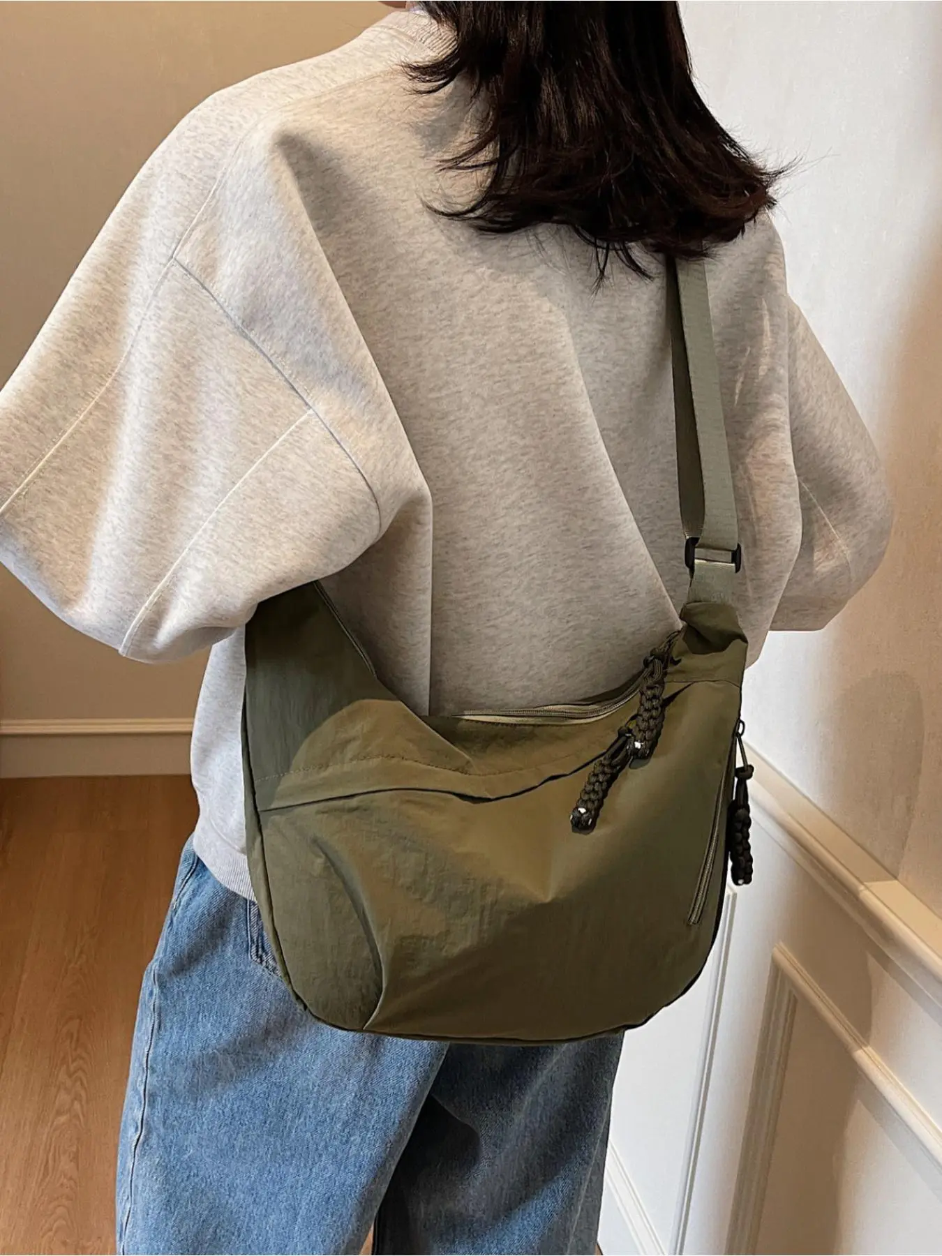 Women's Solid Color Nylon Crossbody Bag, Fashionable Large Capacity Zipper Daily Bag, Casual Trendy Versatile High-quality Daily Commuting Bag