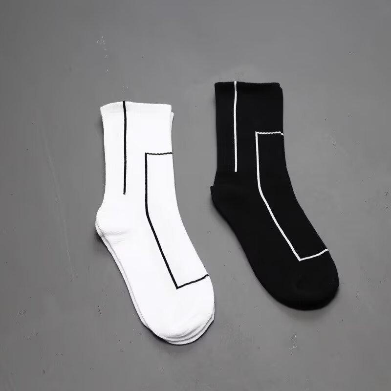 Product Introduction of Men Socks New Korean Style Male & Female Middle Tube Cotton Street Hip-Hop Sports Personalized Skate Stockings Casual Socks Fitness Running Basketball Men Antibacterial Sweat-Absorbent Socks 18