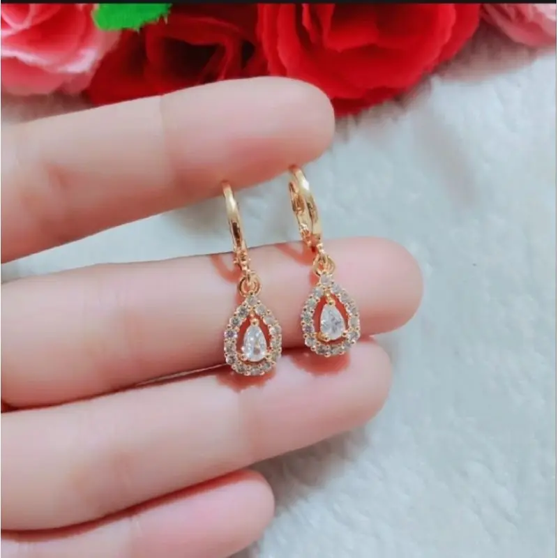 Beragam Motif Anting Jepit Titanium Gold Perhiasan Wanita Terbaru Lapis Emas Tahan Karat . Earrings 7
