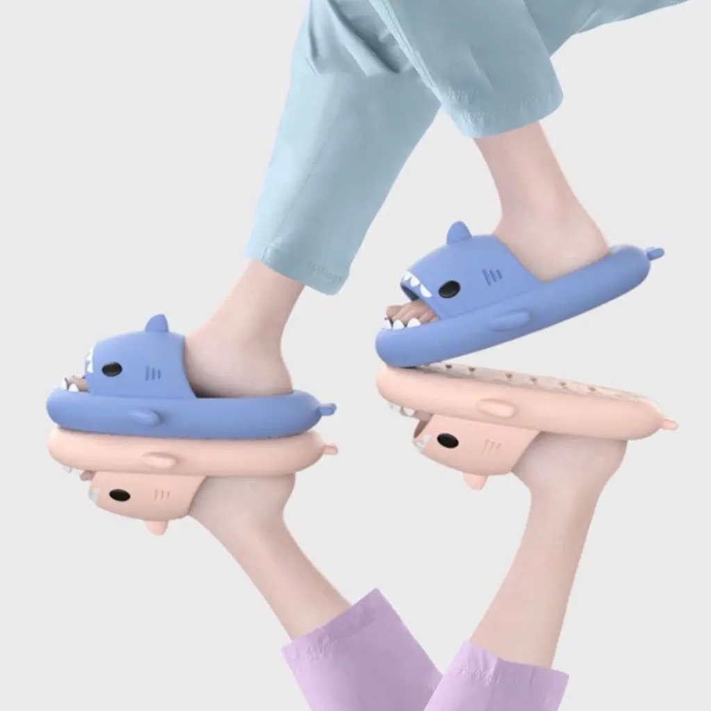 Sandal Selop Anak - Anak Karakter Perempuan / Laki - Laki Kekinian Bentuk Baby Shark Bahan Empuk Anti Licin - Size 24-35 Sandal Lucu