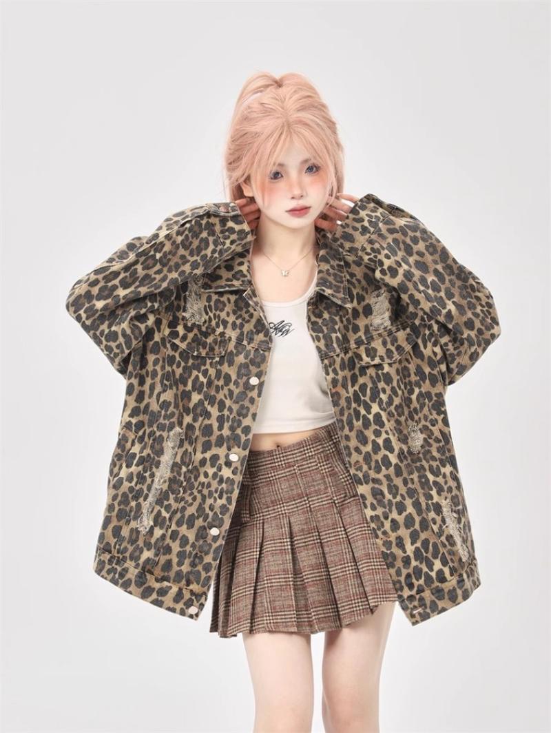 Product Introduction of Men's and Women's Same Fashion New Men's and Women's Same Style 2024 New Autumn American Retro Tattered Jeans Design Sense Niche Leopard Print Denim Coat Men's Spring and Autumn Loose Jacket Womenswear Tops 3