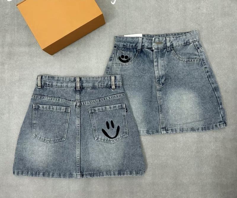 Chân Váy Jean Chữ A Thêu Hình Mặt Cười Có Quần Bên Trong VC-MC Women 6