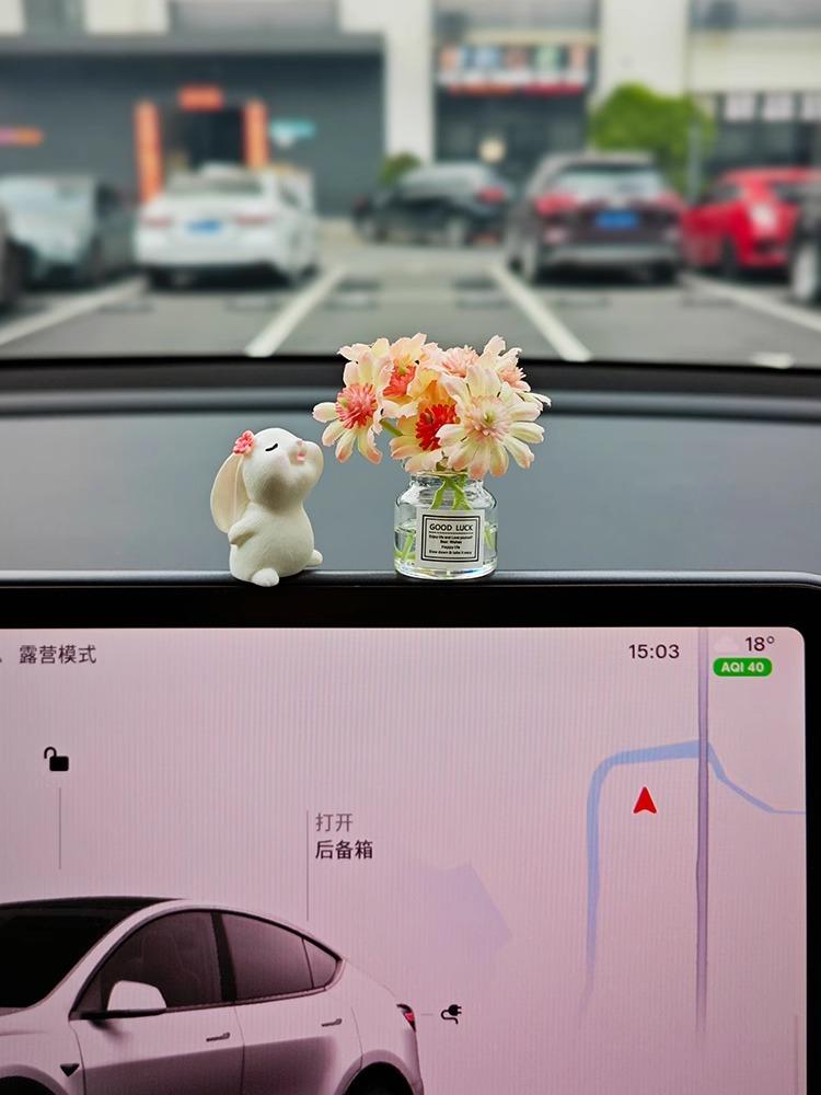 Product Introduction of Little Rabbit New Jasmine Flower Dashboard Healing Ornament Car Mini Vase Decoration Perfume Car Interior Decoration 6