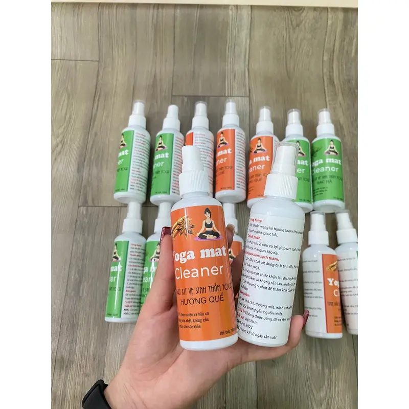 Tinh dầu vệ sinh thảm yoga, dung dịch vệ sinh thảm tập yoga, nước lau thảm yoga dung tích 100ml Làm Sạch 4