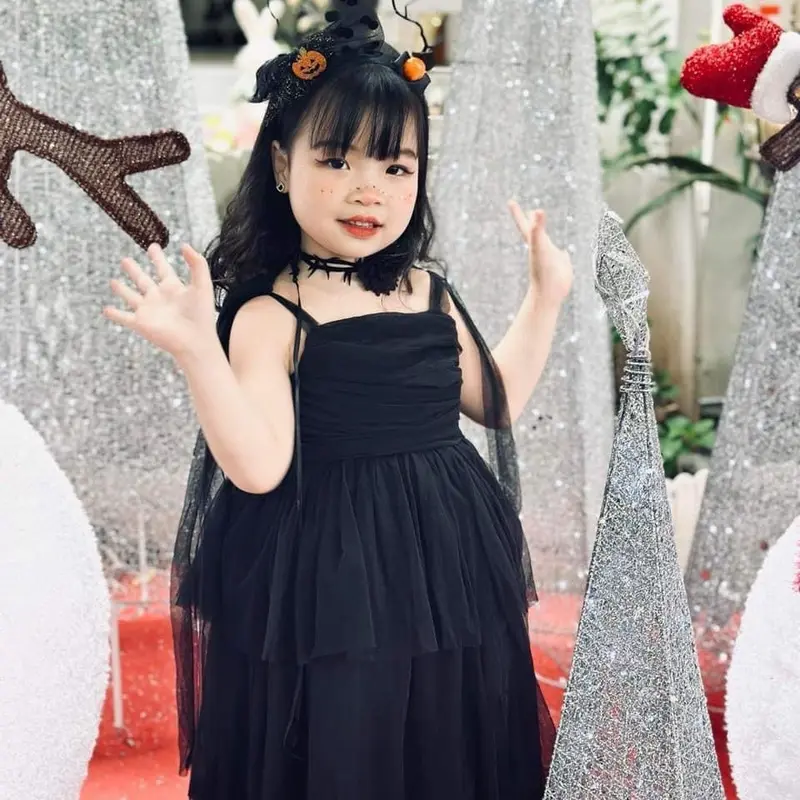 Váy công chúa hai dây đen cao cấp 1