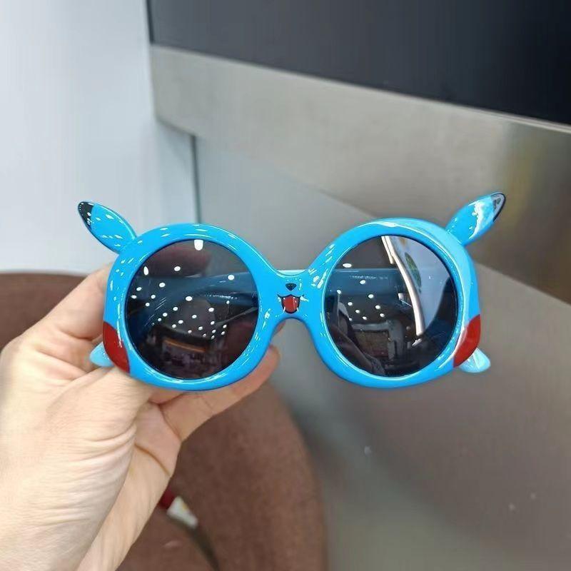 Product Introduction of Kính râm trẻ em, Kính râm Pikachu dễ thương, Chống tia cực tím, Bảo vệ mắt cho bé, Xu hướng cá tính, Thích hợp cho bé trai và bé gái, Thời trang, Được đánh giá cao với tỷ lệ vượt quá 98% cùng phong cách, Năm 2025 10