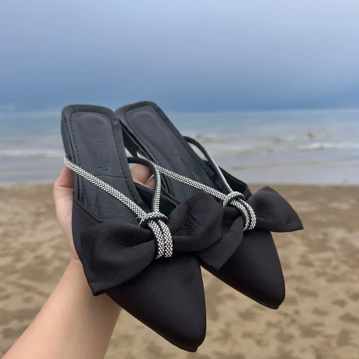 Dép nơ mũi nhọn dây cườm đá siêu xinh form chuẩn DéP Nữ DéP Nữ Shoes GiàY vừa quai hậu