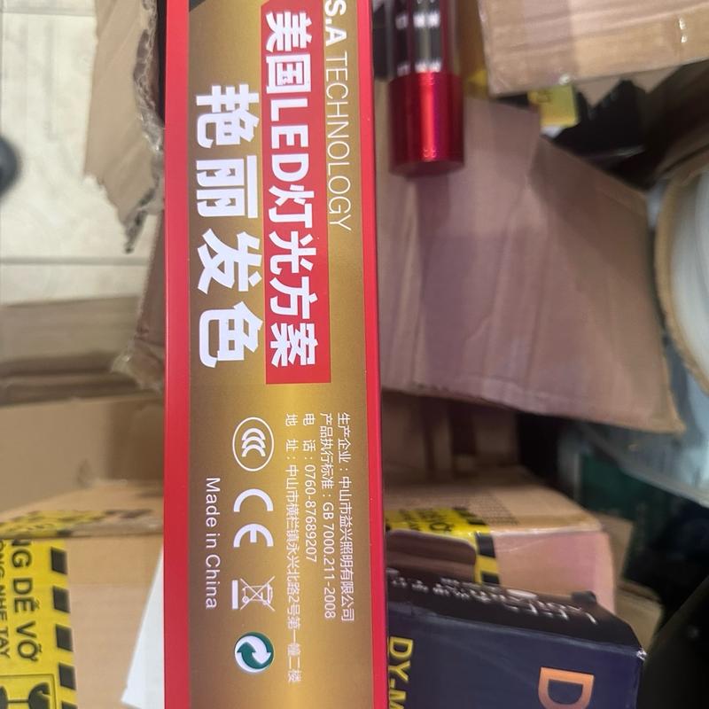 Đèn led no1 cá rồng t12 bellos cá rồng 5 hàng bóng led. Đèn led cao cấp 5D 5 hàng bóng chuyên taning cho cá rồng, Cá Lóc vảy rồng đỏ vàng chuyên dụng đánh màu Đỏ-Vàng dùng cho bể cá cảnh