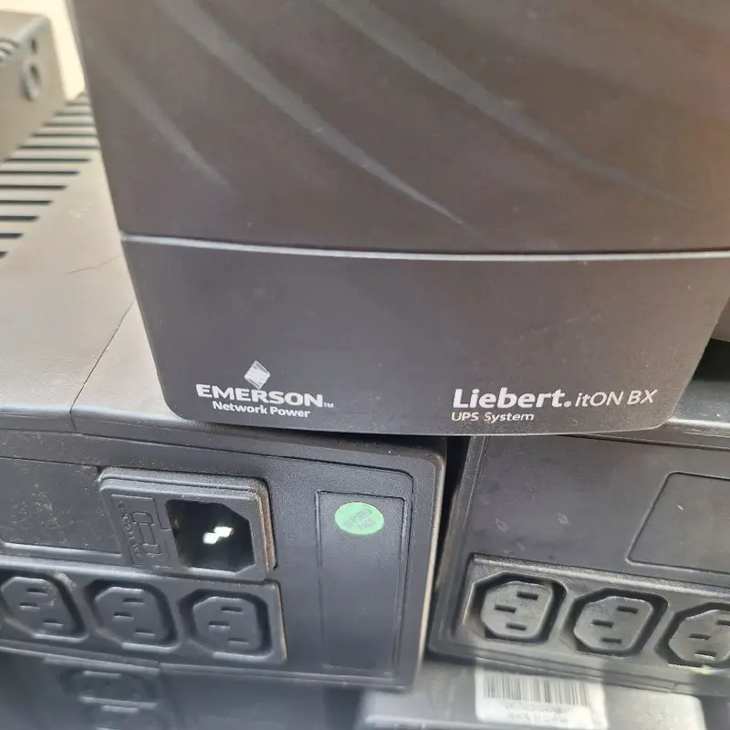 Kích điện Liberty  12v ra 220v 300w ko ngắt bình Giá 1 cái chưa bình ác quy 3