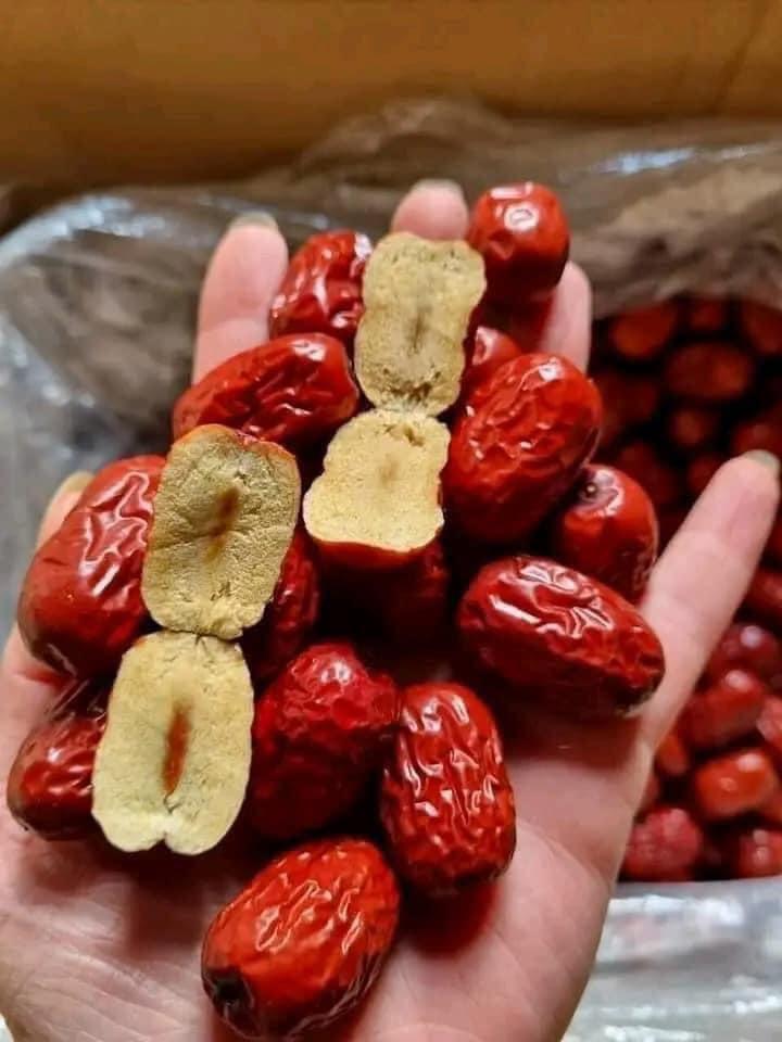 Product Introduction of Táo Đỏ Sấy Khô 1kg .Dùng nấu nước uống, nấu chè, nấu cháo, pha trà Thức Ăn 3