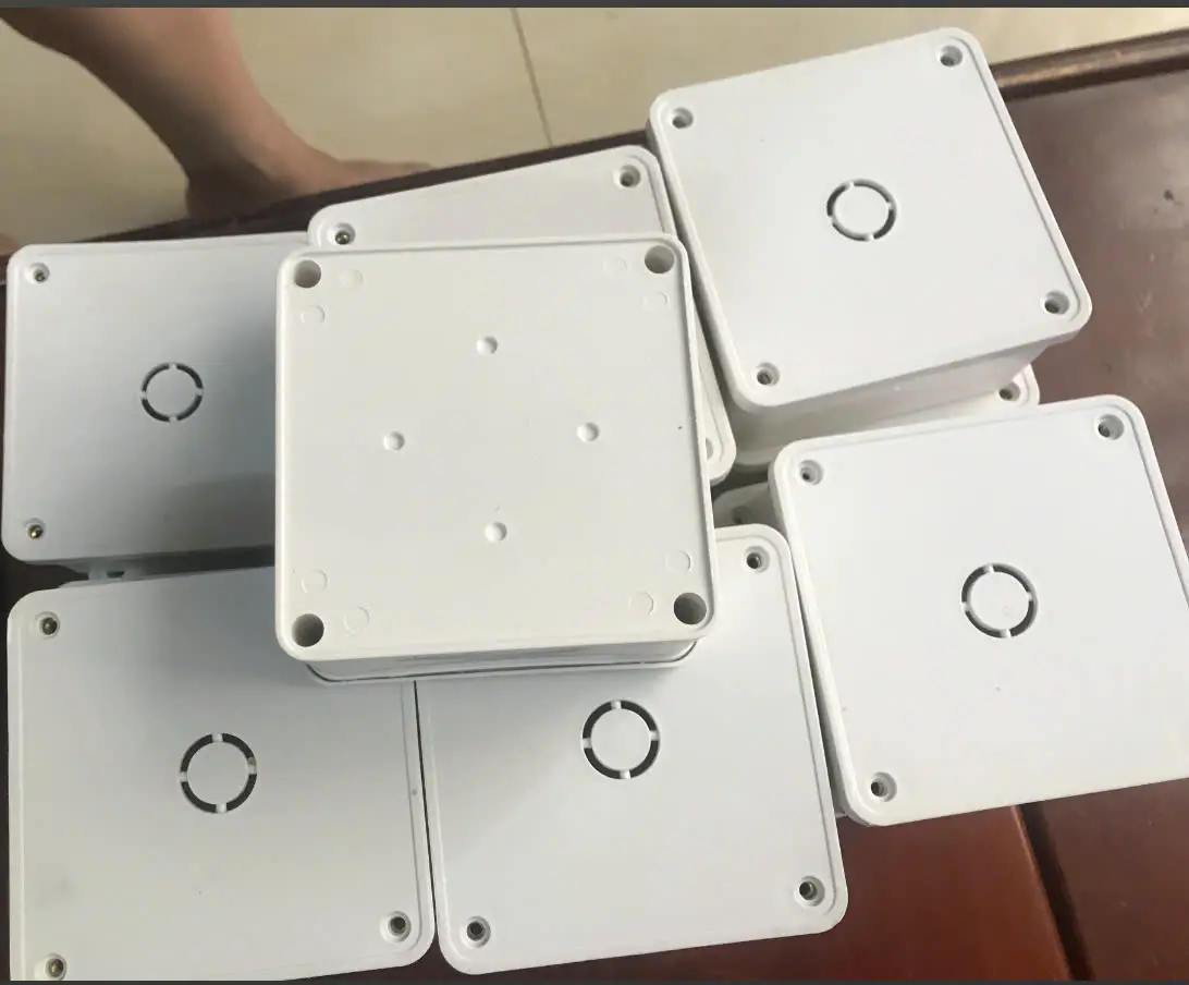 Hộp kỹ thuật lắm camera bảo về nguồn cam ngoài trời không bị vào nước kèm ốc