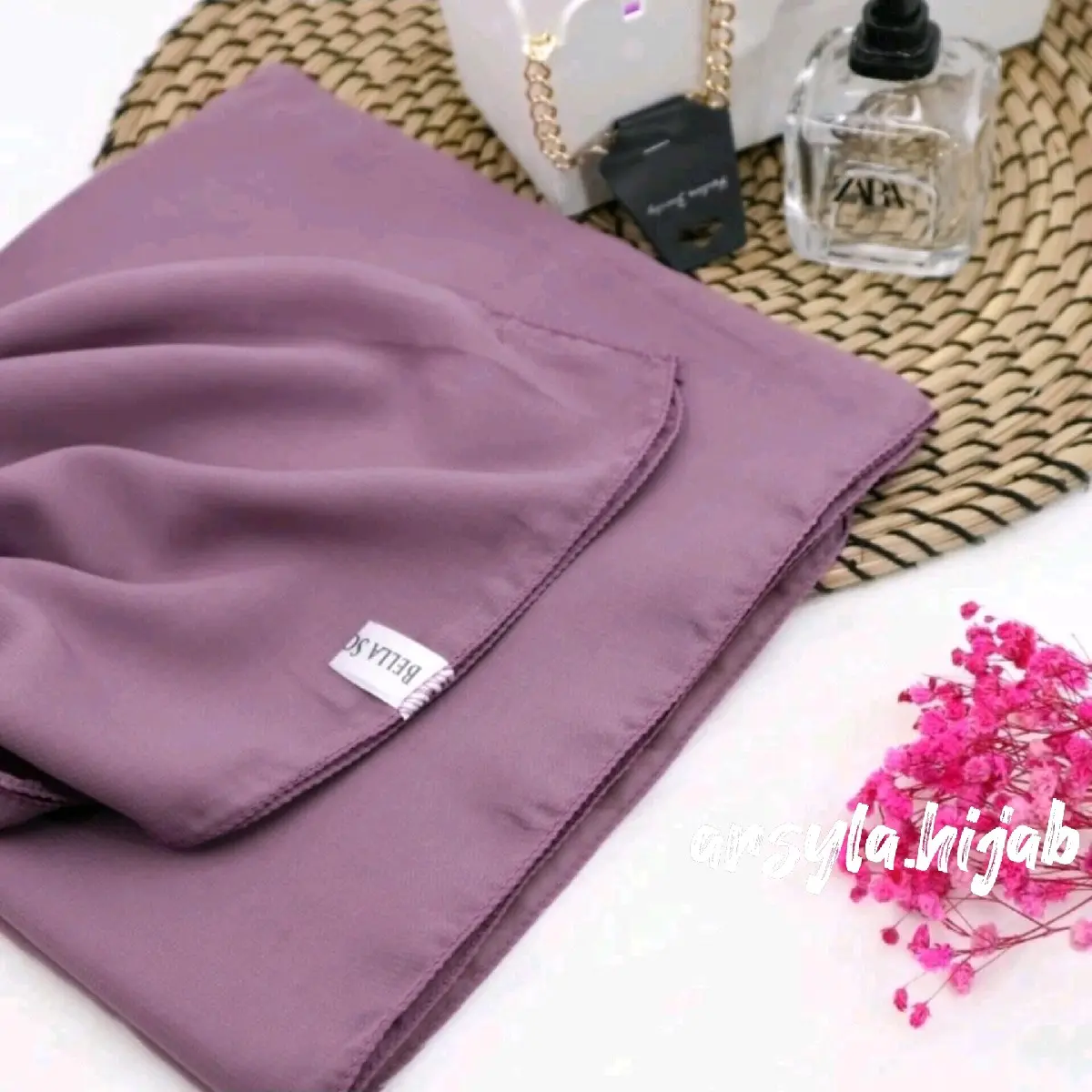 kerudung segiempat bella square Muslim Nyaman Lembut