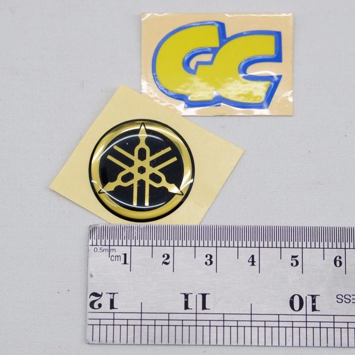 Gambar Emblem Yamaha Gold All New Aerox Original dari Yamaha Gerbang Cahaya Kab. Bandung Tokopedia