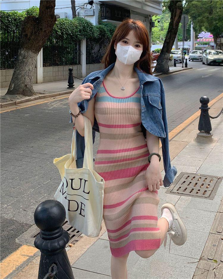 Product Introduction of Váy Hai Dây Dệt Kim, Sọc Dopamine Gradient Phong Cách Hàn Quốc, Hàng Mới Về Mùa Thu, Váy Vest Dài Trung Bình Dành Cho Nữ, Hợp Xu hướng Dress Khuy Women 13