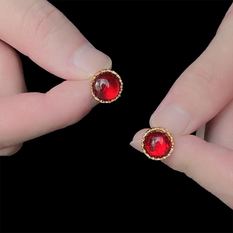 Product Introduction of Vintage Earrings Light Mid-Century Style Ankra Red Studs French Retro Earrings High-End Wine Red Jewelry 6