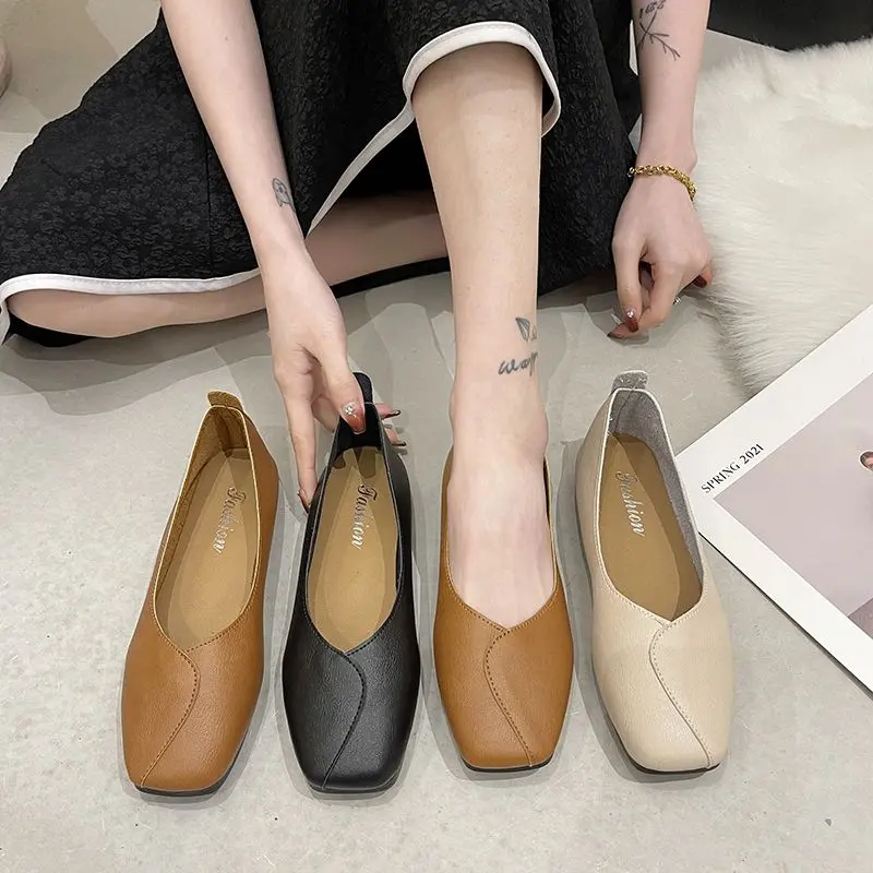 Giày Cao gót Đế Bệt Cho Nữ, Ngoại Cỡ 35-43, Đế Mềm, Thích Hợp Cho Bàn Chân Rộng Và Béo, Phong Cách Gommino, Thiết Kế Cổ Điển Dễ Phối Đồ, Cắt Thấp, Da Mềm, Giày Nữ