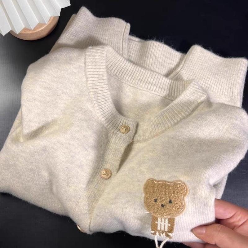 Product Introduction of Áo Len Cừu, Lõi, Dễ Phối Đồ Mùa Thu, Áo Cardigan Mềm Mại Và Nếp, Phong Cách Hàn Quốc, Thiết Kế Gấu Nhỏ Dễ Thương, Phong Cách Preppy Áo Khoác, Áo Ngắn 5