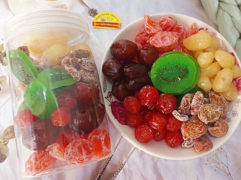  Hộp 500g Mix 6-8 Loại Ô Mai Xí Muội Chua Ngọt:Xí muội mơ đào kiwi mứt anh đào mứt mơ cơm chanh cốm,táo thái,...... 