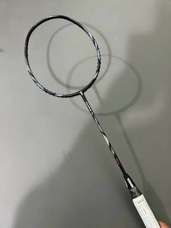 vợt cầu lông CM-SPORTS VS Titan 7 pro Chính hãng max16.2kg ( kèm 01 cước căng sẵn 01 quấn cán 01 bao dựng vợt ) phùi hợp người chơi trung bình Cán Vợt 2